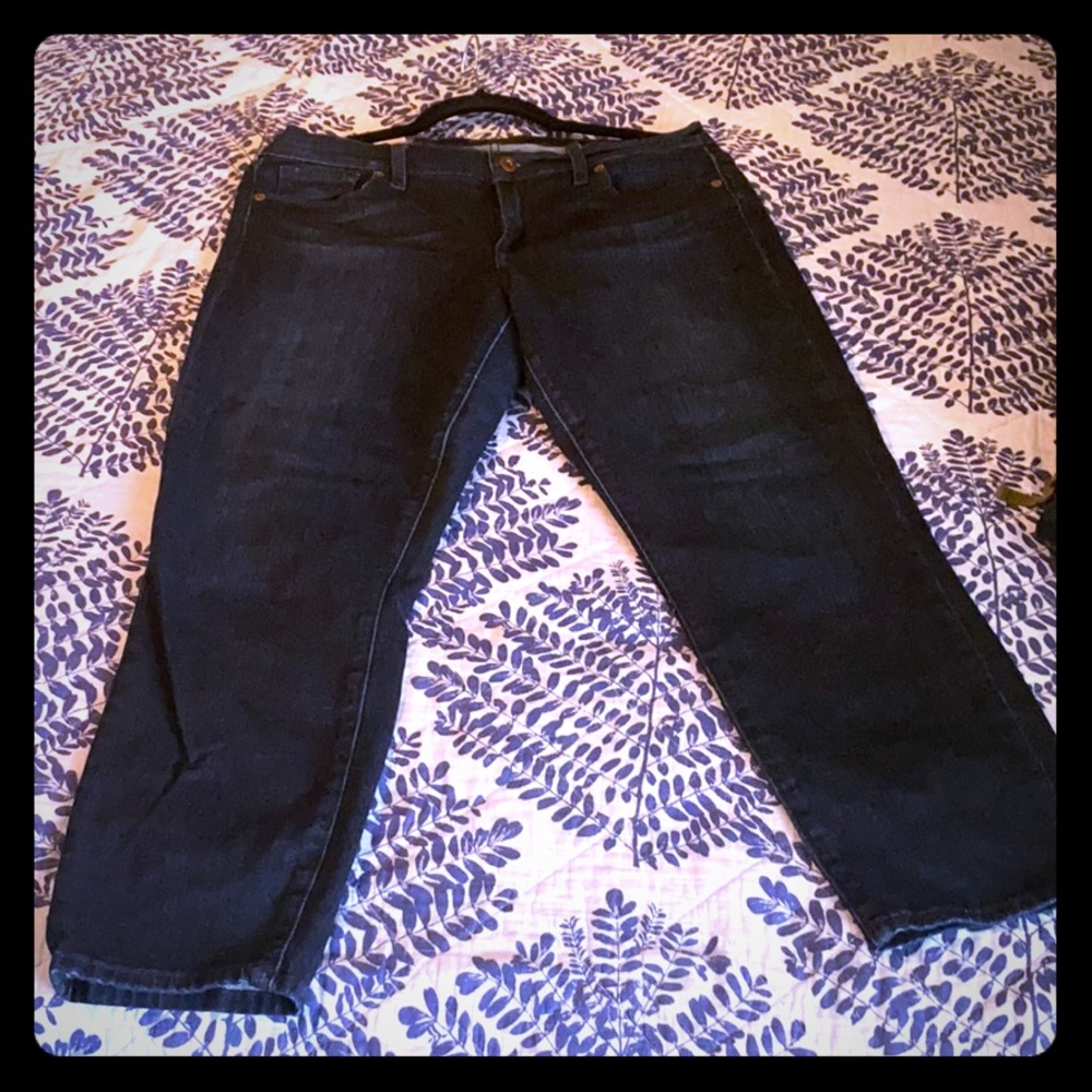 Ankle length skinny jeans